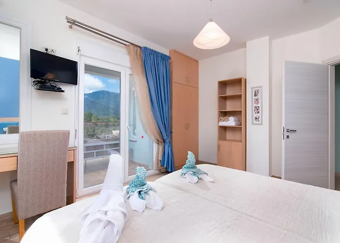 Olive Garden And * Chrysi Ammoudia