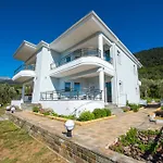 Olive Garden And * クリッシ・アモウディア