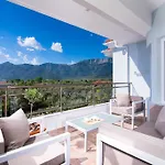 Olive Garden And クリッシ・アモウディア