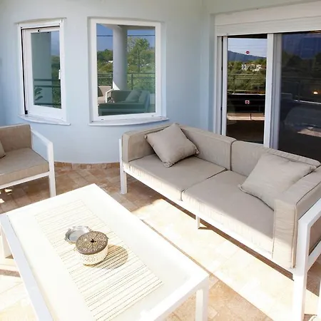 Olive Garden Villas *